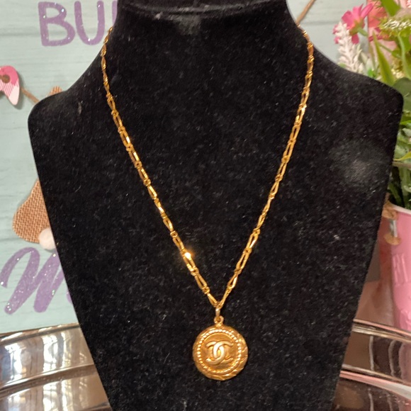 CHANEL NECKLACE 16” - Picture 6 of 6